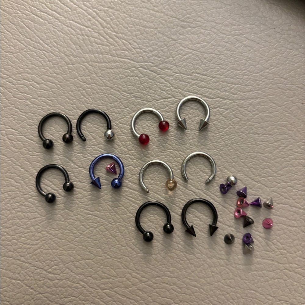 Lot of 14 gauge piercing